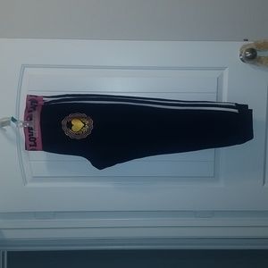 Great condition used cuffed jogger pant